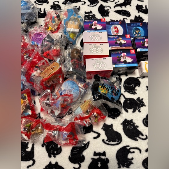 34 never opened McDonald’s toys - Picture 3 of 6